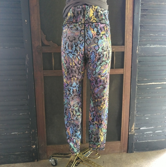 YELETE Active Snake Print Leggings (NWT) - Picture 4 of 6